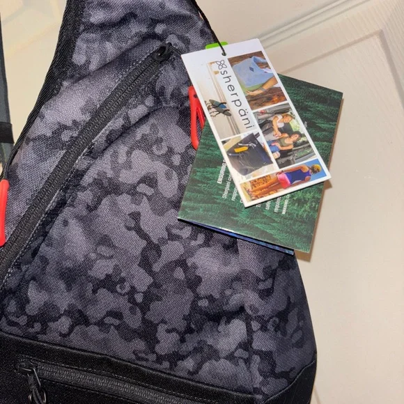 NEW! Sherpani Black and Gray Camo Sling Bag - Picture 8 of 9